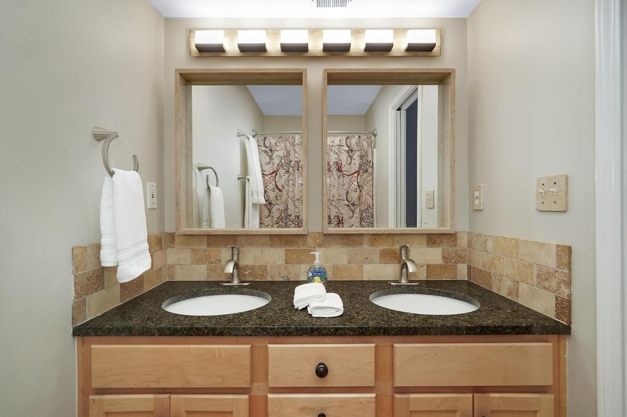 Restaurant Row Townhouse 2 King Bedrooms Louisville Eksteriør billede