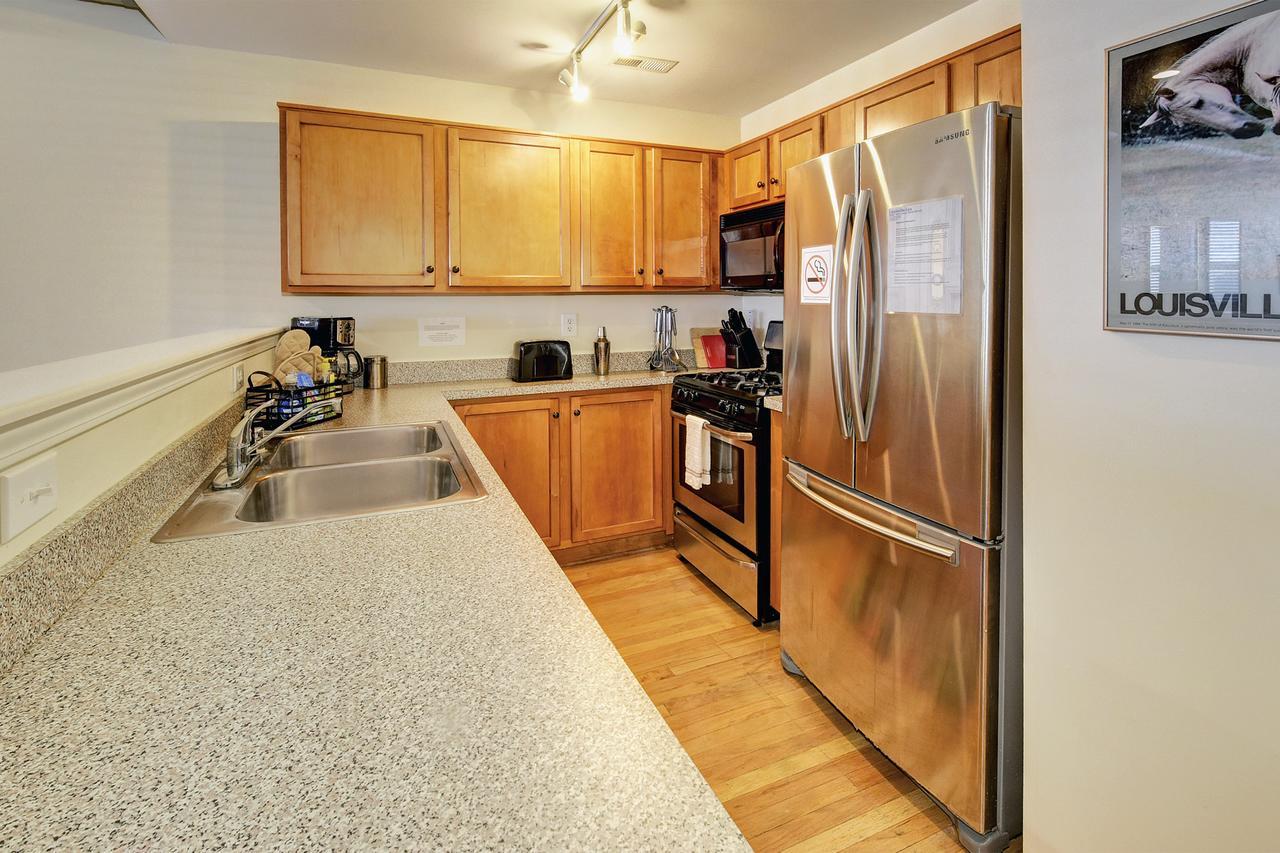 Restaurant Row Townhouse 2 King Bedrooms Louisville Eksteriør billede